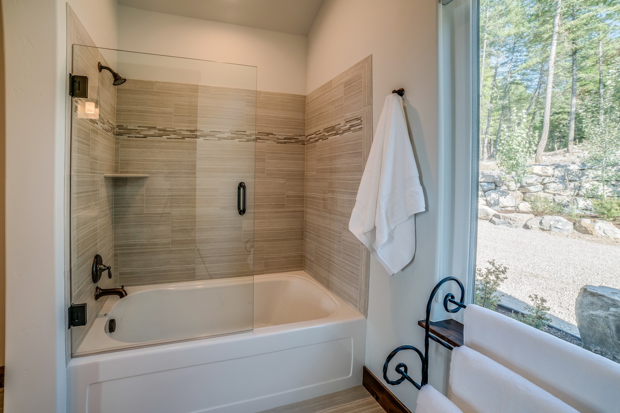 Shower & Tub Repair in Rafael Pena